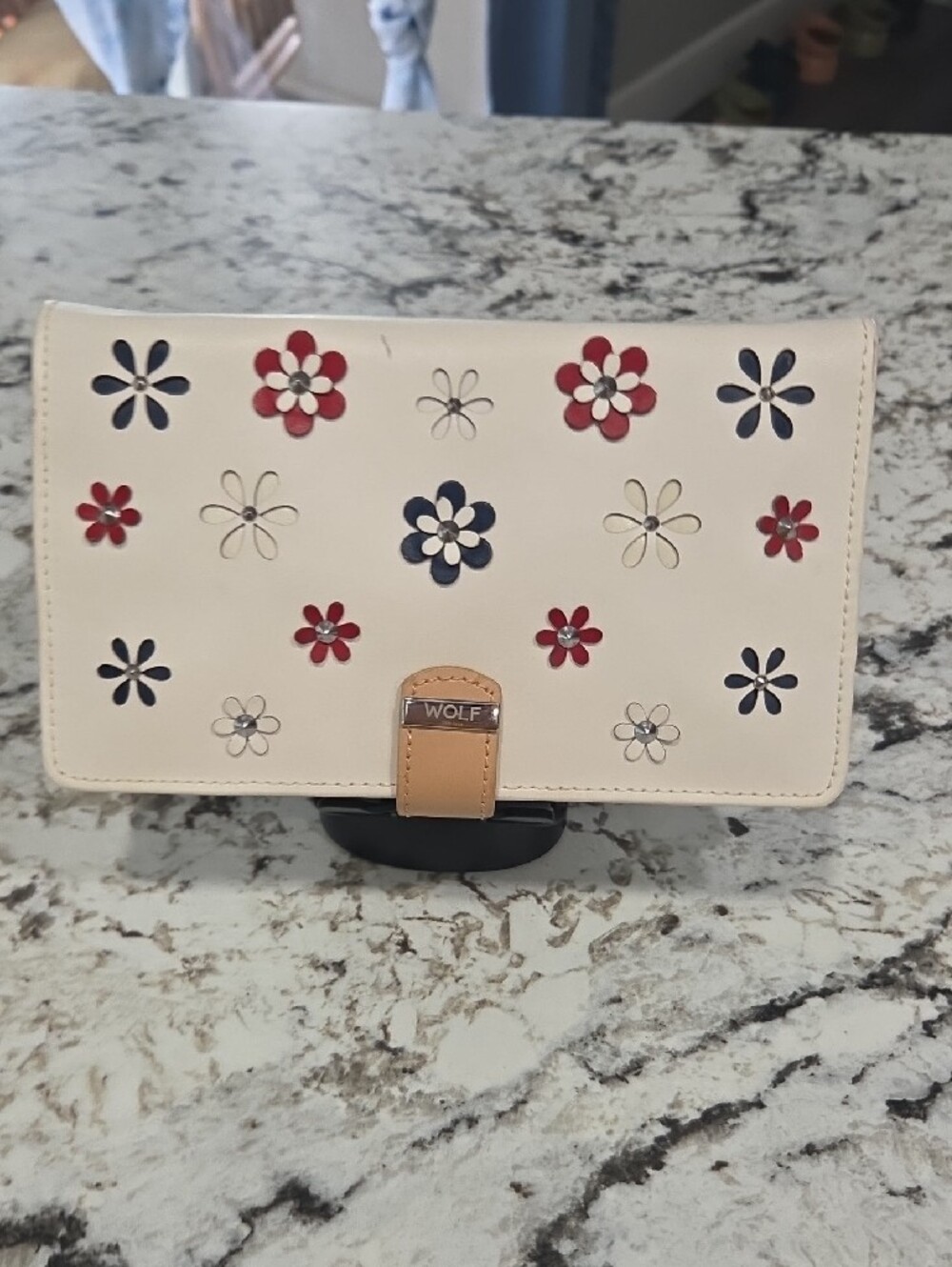 InWOLF Cream Floral Cutout Clutch Travel Jewlery Case - Picture 11 of 11